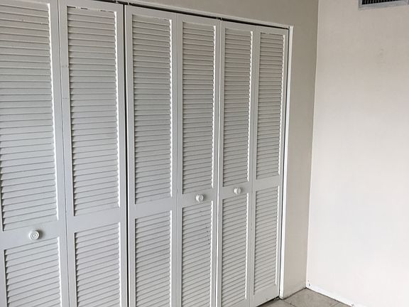 5th image of 16215 NE 18th Ct APT 303