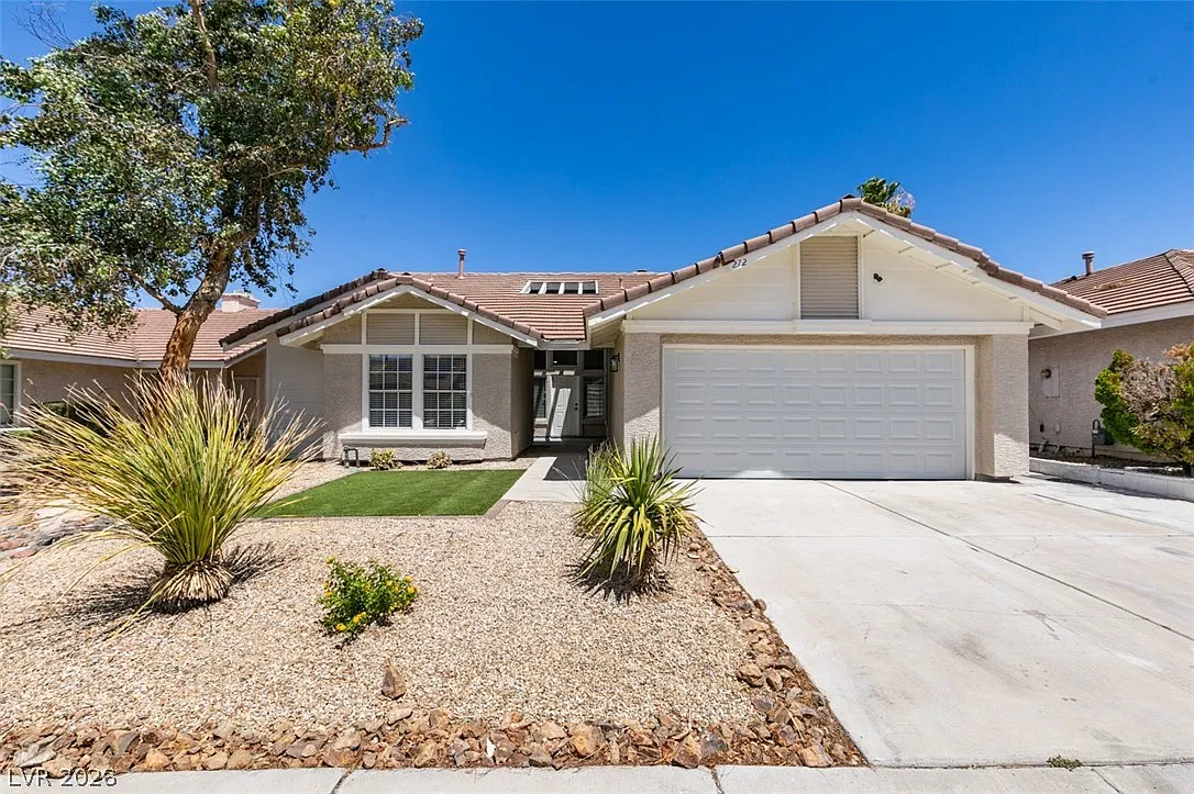 3 bed, 2.0 bath, 1583 sqft, $2,500 — Photo 1