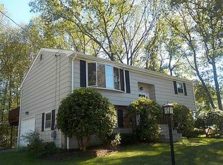 25 Cynthia Dr, North Smithfield, RI 02896