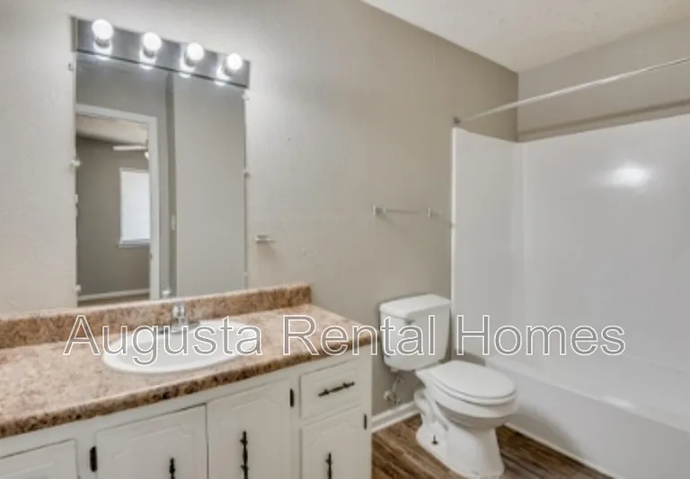 2449C Jennings Rd — Photo 14