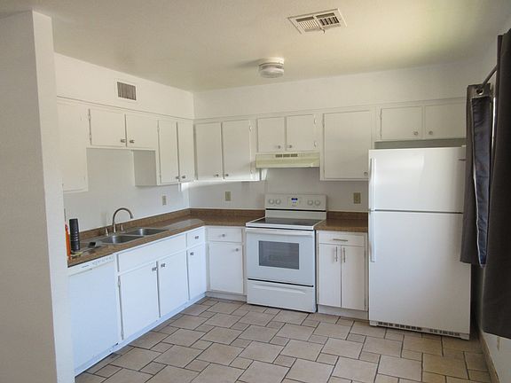 4th image of 826 E Siesta Dr #3
