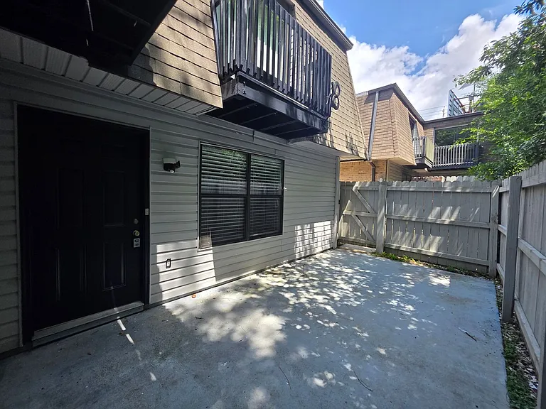2301 W Michigan Ave #21 — Photo 34