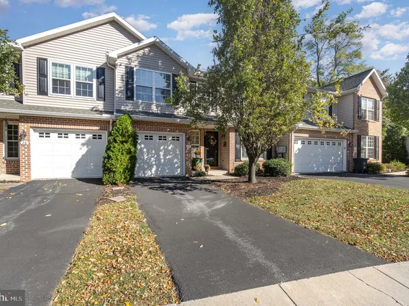 24 Parkside Dr #U-0006, Lebanon, PA 17042
