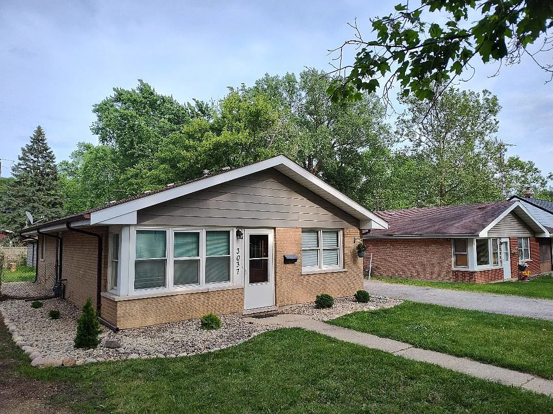 3 bed, 1025 sqft, $1,850 — Photo 2