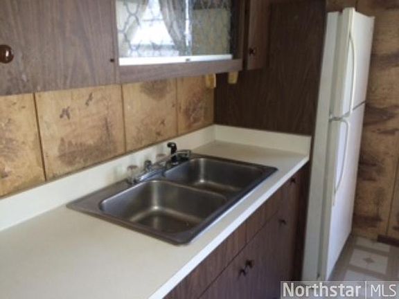 5th image of 1626 Nebraska Ave E