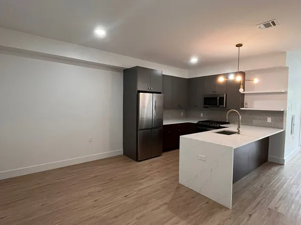 276 Duncan Avenue image 13 of 15