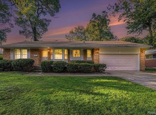 19212 Nadol Dr, Southfield, MI