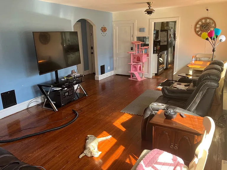 110 E Pittsfield St — Photo 11