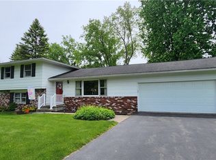 71 Red Rock Rd, Rochester, NY 14626