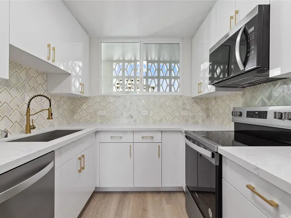 469 Ena Rd APT 2304, Honolulu, HI 96815