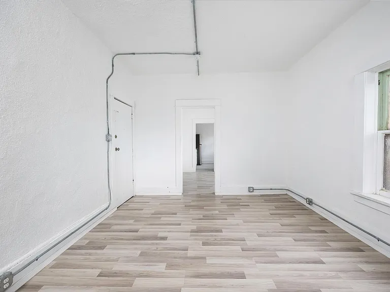 Sunset Heights - 610 Prospect Street — Photo 18