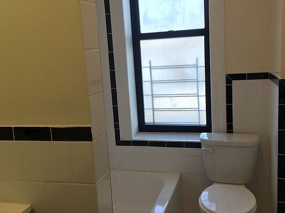 5th image of 1105 Morrison Ave APT 1H
