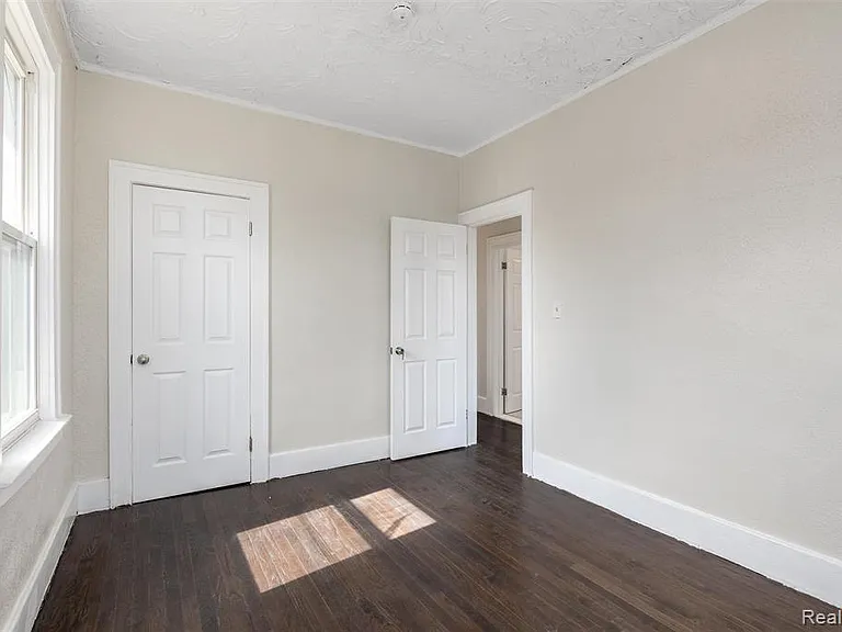 3217 Elmhurst St — Photo 13