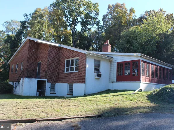 611 Creek Rd, Mount Laurel, NJ 08054