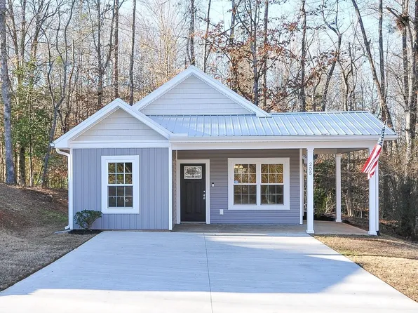 255 W Woodland Dr, Walhalla, SC 29691