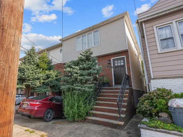 180 Mcadoo Avenue image 1 of 18