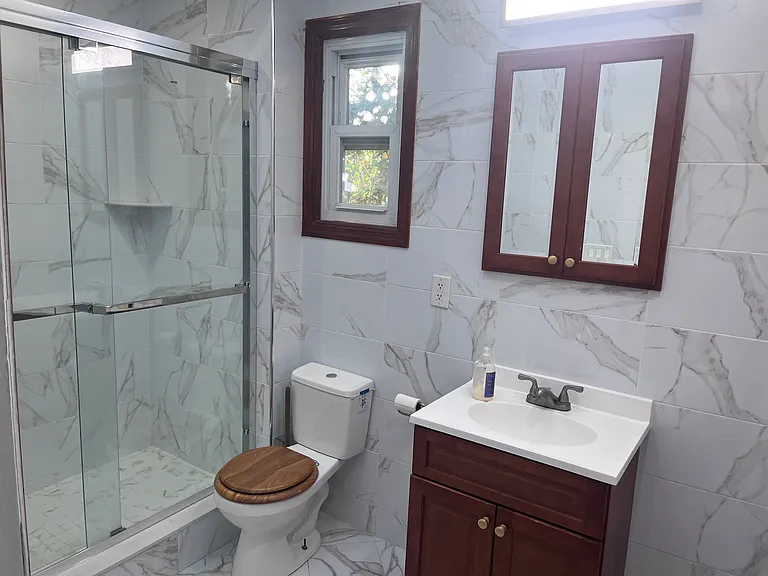 103 E Saint Marks Pl #1 — Photo 17
