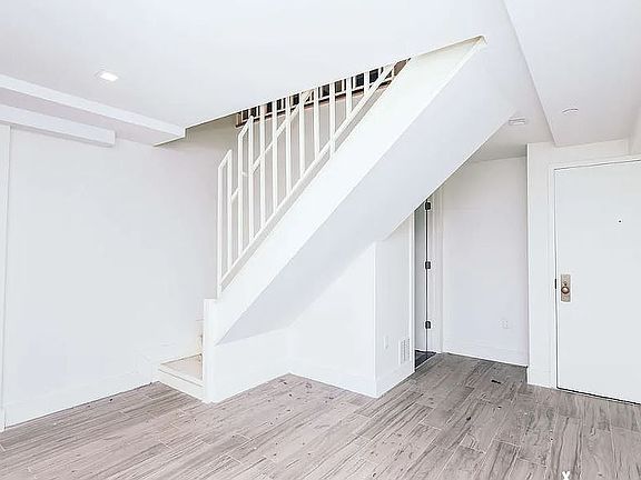 5th image of 1513 Gates Ave #1F