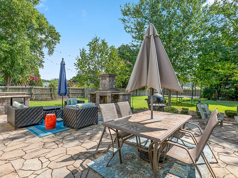 305 Lucas Park Dr — Photo 42