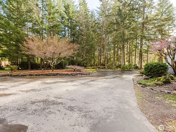 2nd image of 15224 32nd Avenue NW