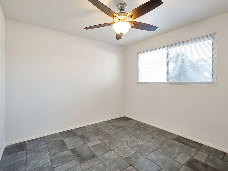 1633 E La Jolla Dr — Photo 25