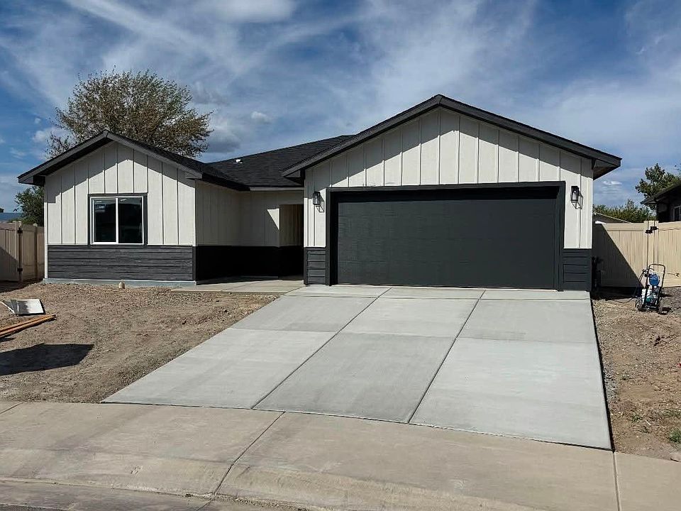 1st image of 409 Pear Ln