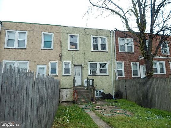 2nd image of 5535 Woodland Ave