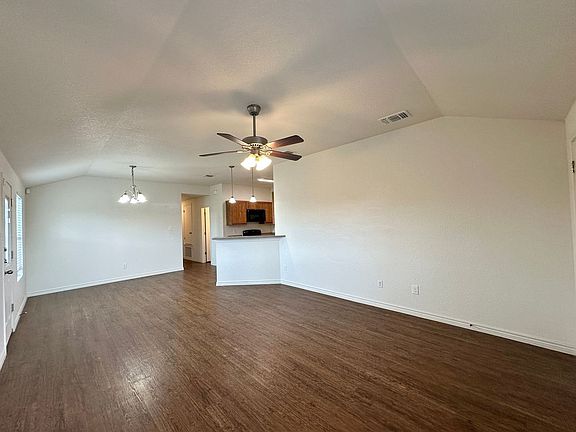 3rd image of 901 Lasso Dr