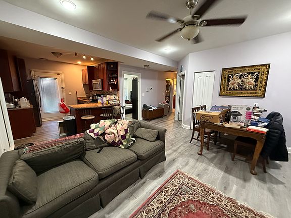 4th image of 2452 W Ardmore Ave #1