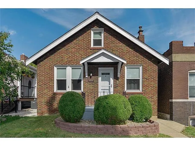 3665 Roswell Ave photo 1