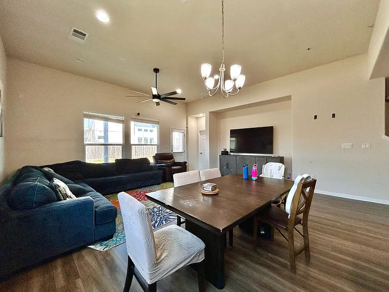 445 Arrowhead Vine St — Photo 10