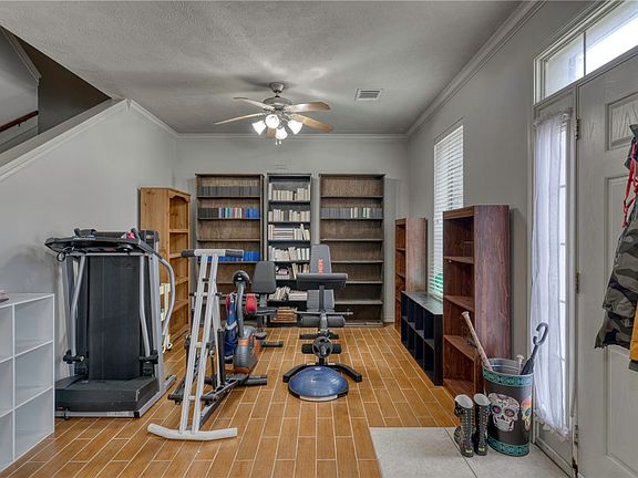 4th image of 136 Forest Dr