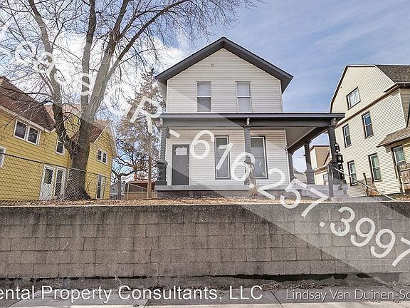 2nd image of 107 Lexington Ave SW #4