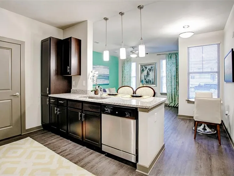 800 Millwood Ln #902-218 — Photo 9