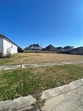 1st image of 3921 Charles Dr
