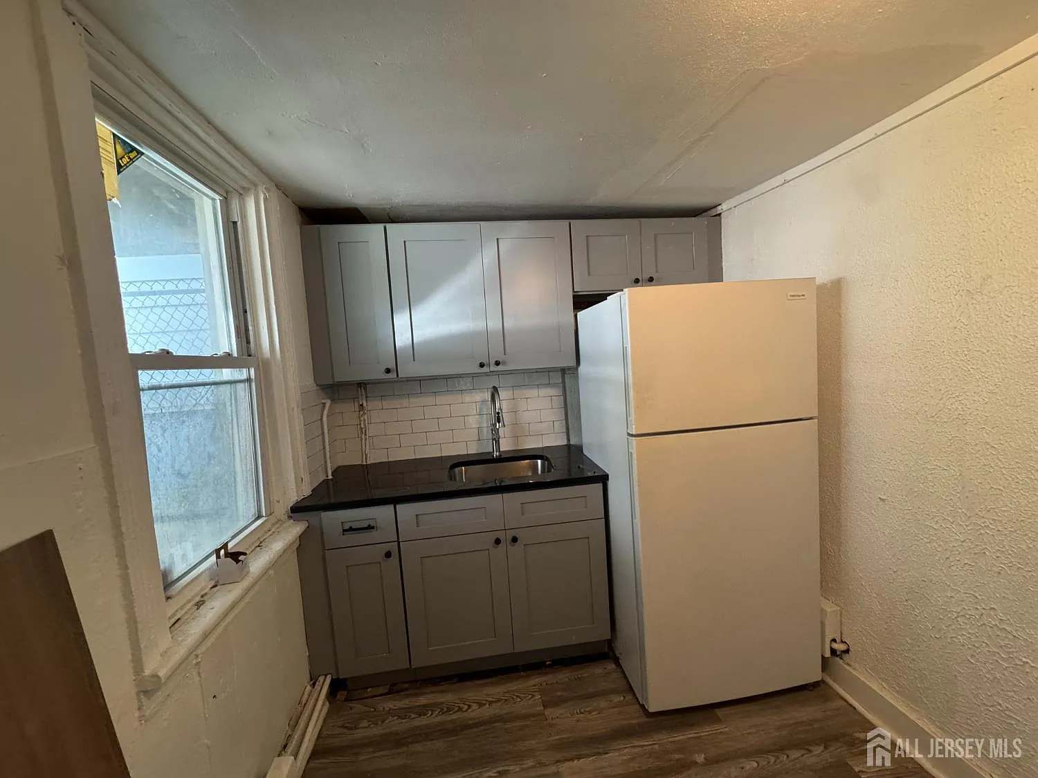 2 bed, 1.0 bath, $1,900 — Photo 1