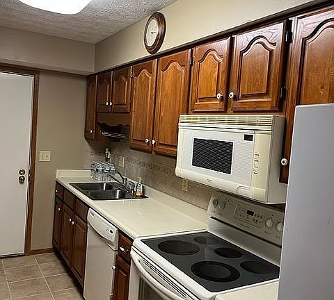3rd image of 6789 Willow Creek Dr