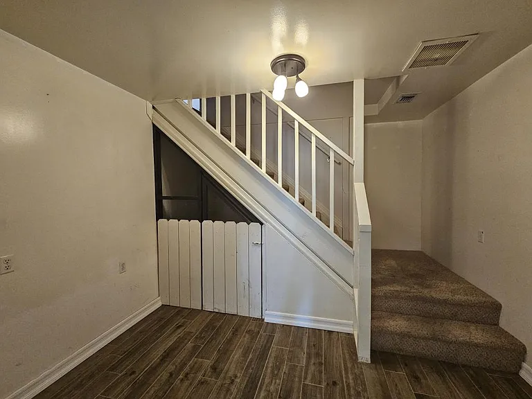 22530 Rolling Meadows Dr — Photo 52
