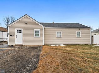 31 Lea Rd, New Castle, DE 19720