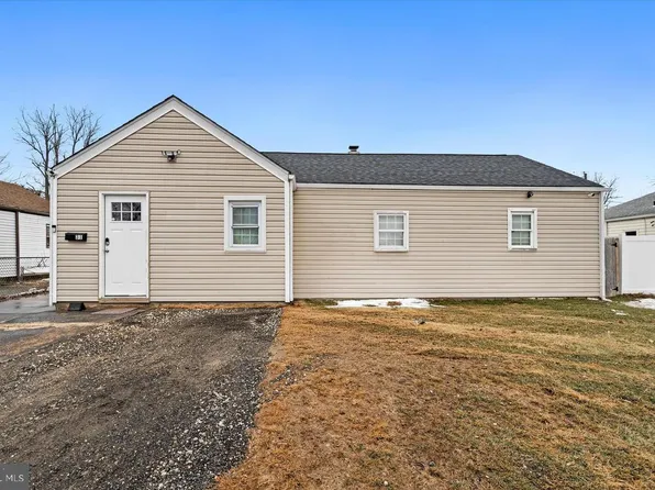 31 Lea Rd, New Castle, DE 19720