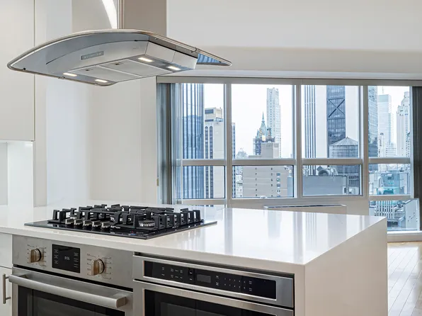 146 West 57th Street image 3 of 25