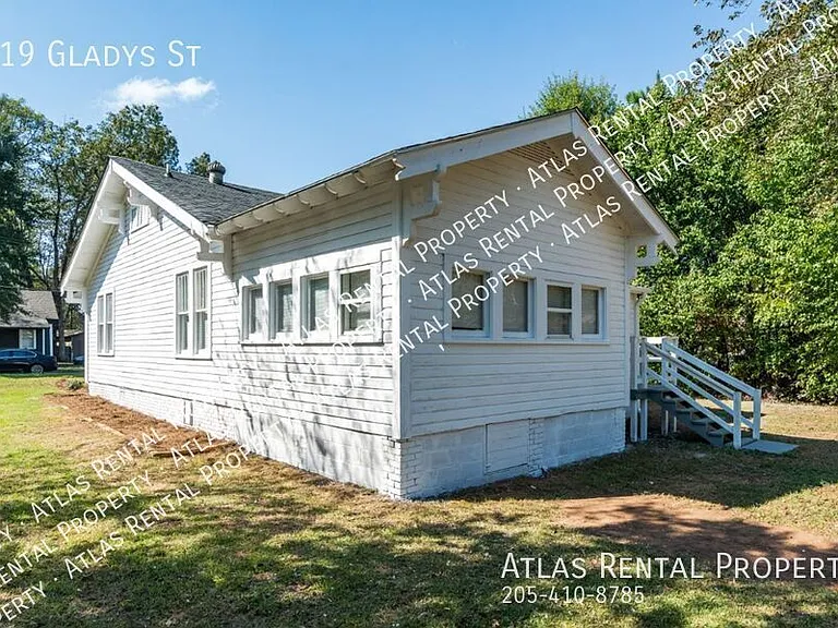 419 Gladys St — Photo 5