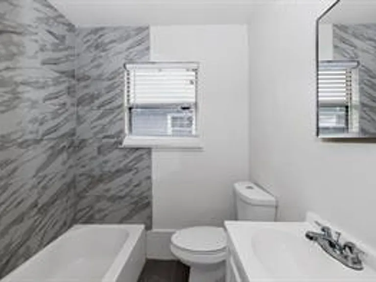 4203 Hirsch Rd #2 — Photo 9