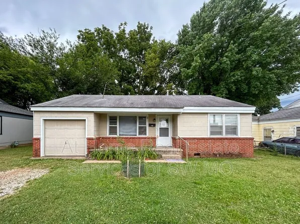306 W Lindberg St, Springfield, MO 65807