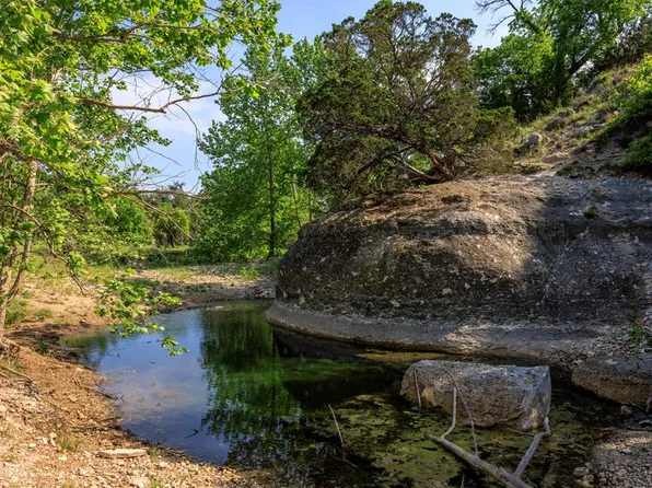 1820 Pressler Henke Rd, Kerrville, TX 78028