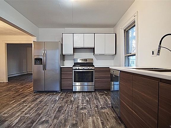 2nd image of 91 William St