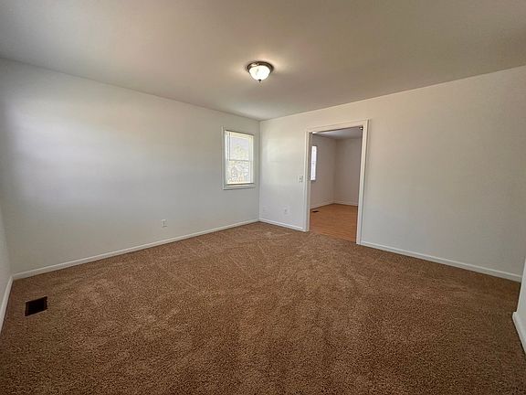 5th image of 1111 Kingsport Ln