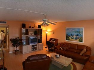 677 Burgundy St #O, Delray Beach, FL 33484