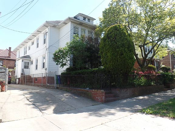 2nd image of 151-10 85th Dr