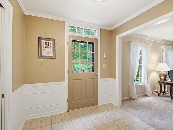 5th image of 745 Cardinal Dr
